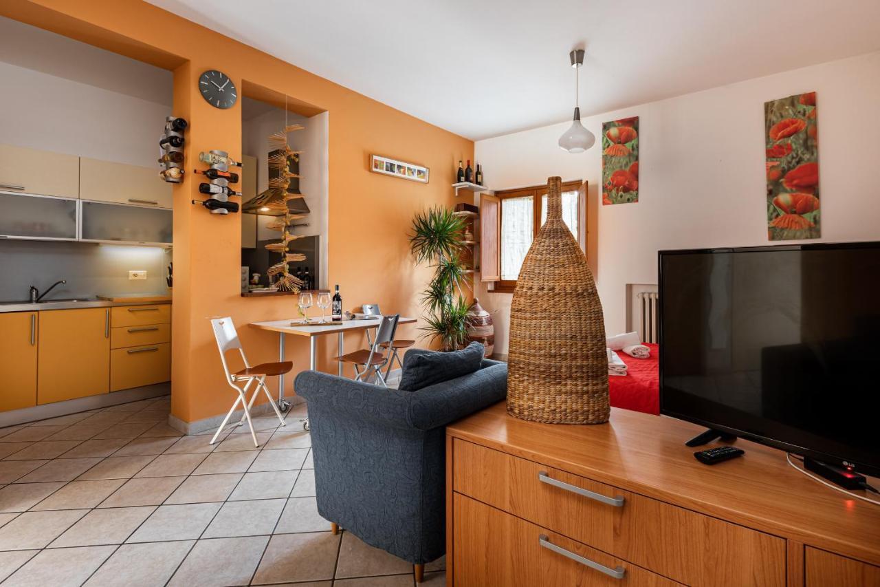 Casa Vacanze Alessandro 1 เกรเว อิน เคียนตี ภายนอก รูปภาพ