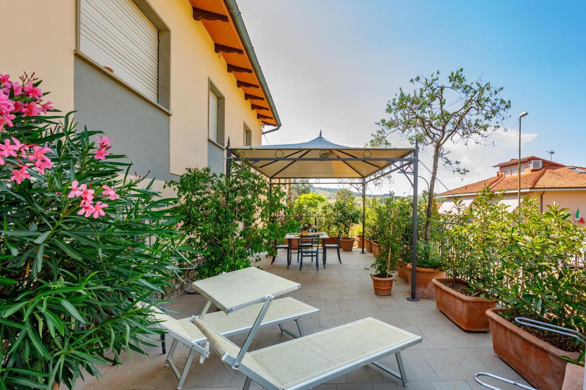 Casa Vacanze Alessandro 1 เกรเว อิน เคียนตี ภายนอก รูปภาพ